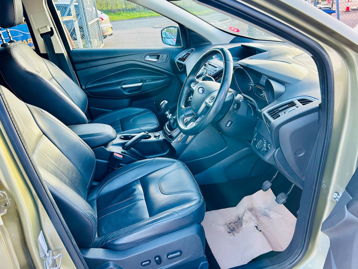 Used Ford Kuga 2014 for sale - 77841651: Photo 2