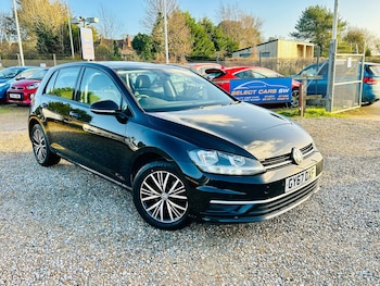 Used Volkswagen Golf 2017 for sale - 76928156: Photo