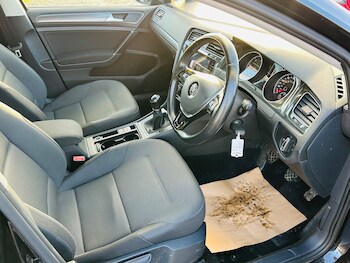 Used Volkswagen Golf 2017 for sale - 76928156: Photo