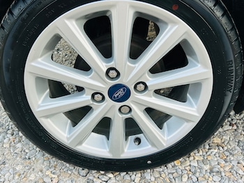 Used Ford Fiesta 2015 for sale - 76217672: Photo 2