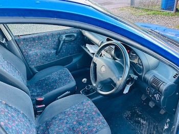 Used Vauxhall Corsa 2000 for sale - 77364092: Photo