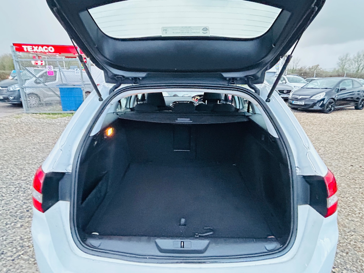 Used Peugeot 308 2016 for sale - 77232341: Photo 12