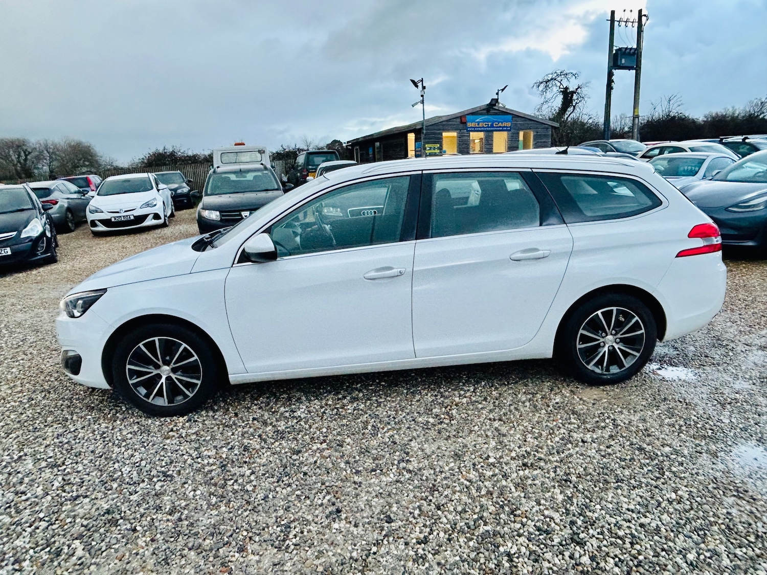 Used Peugeot 308 2016 for sale - 77232341: Photo 6