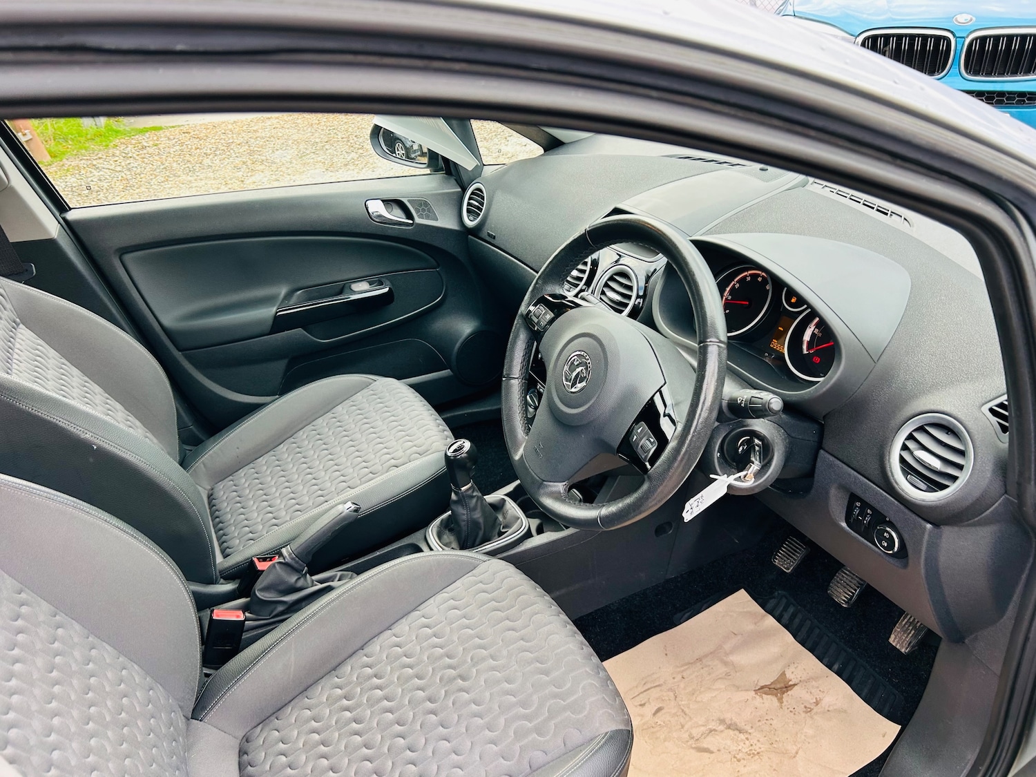 Used Vauxhall Corsa 2013 for sale - 76505074: Photo 3