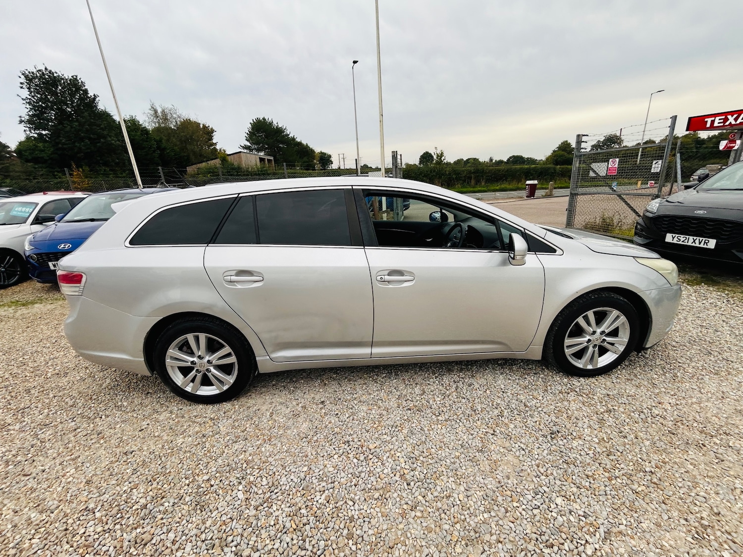 Used Toyota Avensis 2010 for sale - 76155460: Photo 10