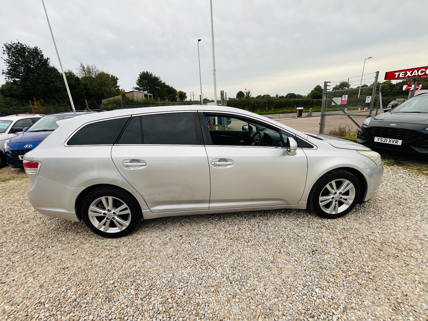 Used Toyota Avensis 2010 for sale - 76155460: Photo 9