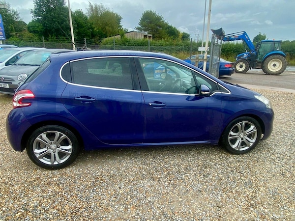 Used Peugeot 208 2014 for sale - 75567842: Photo 10