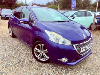 Peugeot - 208