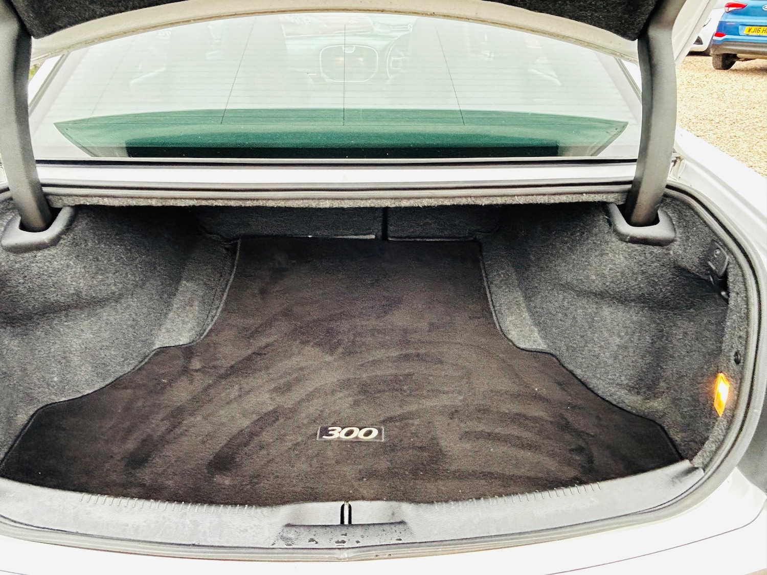 Used Chrysler 300C 2012 for sale - 76298090: Photo 14