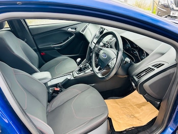 Used Ford Focus 2017 for sale - 75943691: Photo