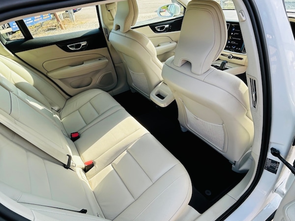 Used Volvo V60 2020 for sale - 75672432: Photo 12
