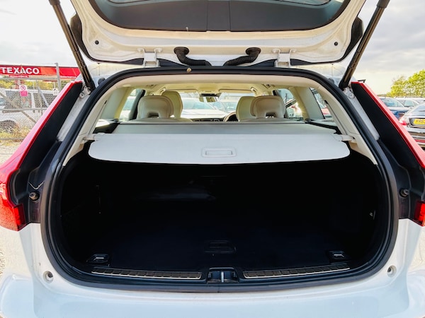 Used Volvo V60 2020 for sale - 75672432: Photo 14