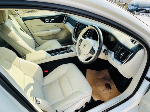 Used Volvo V60 2020 for sale - 75672432: Photo 4