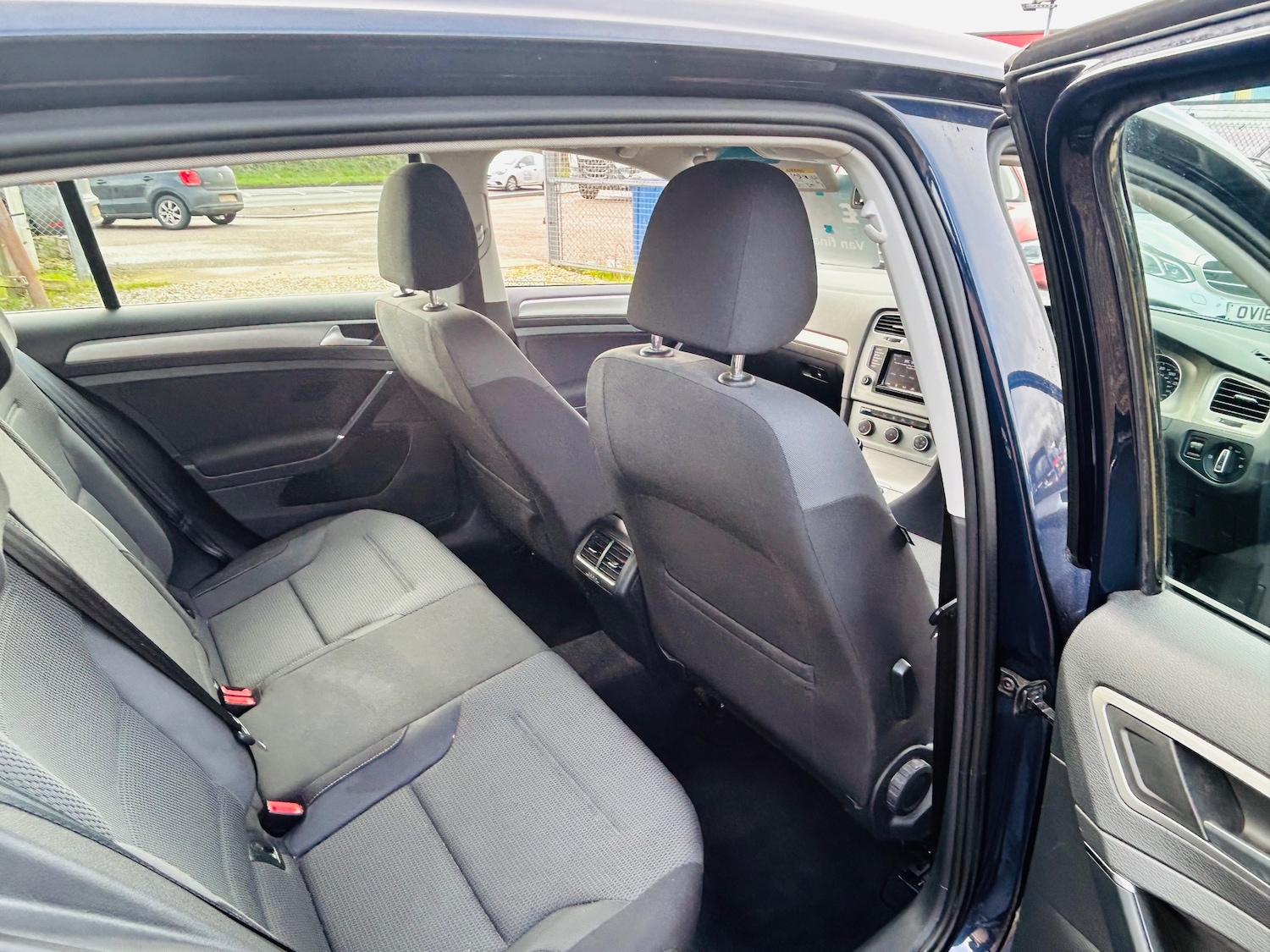 Used Volkswagen Golf 2014 for sale - 77631325: Photo 11