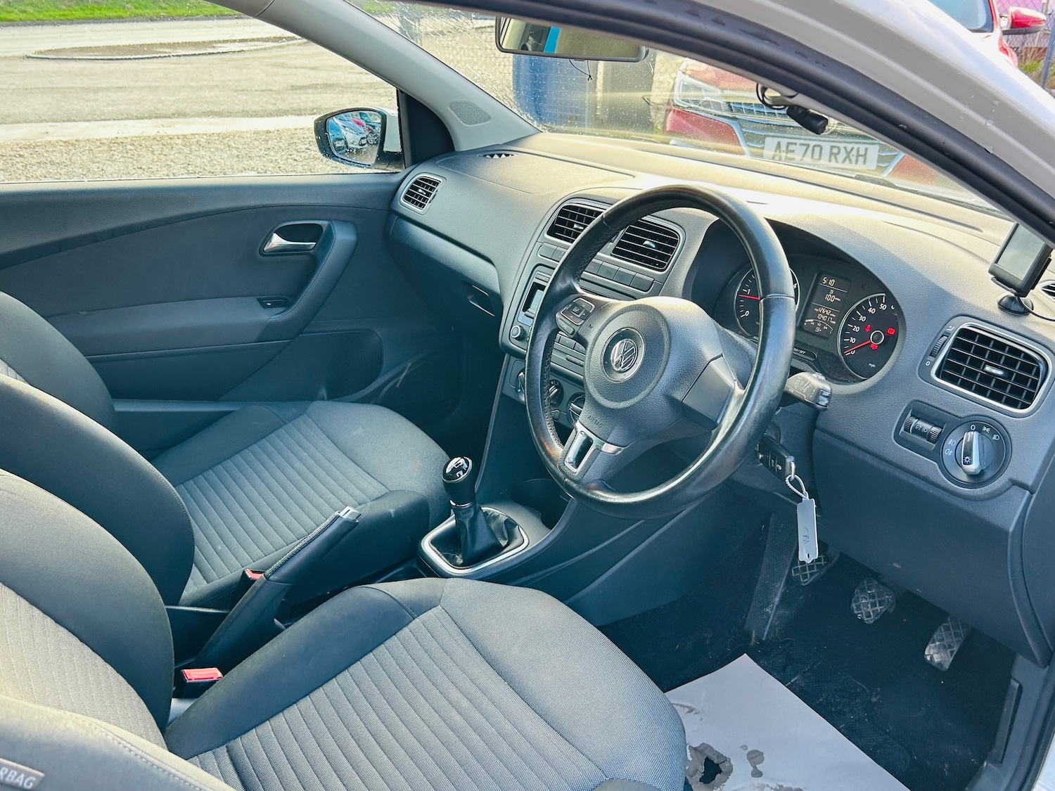 Used Volkswagen Polo 2012 for sale - 77576566: Photo 2