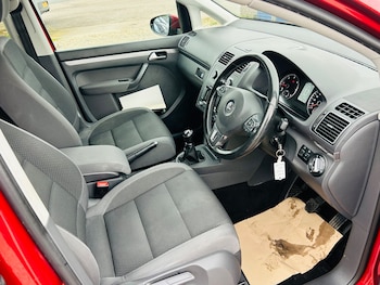 Used Volkswagen Touran 2014 for sale - 78049860: Photo