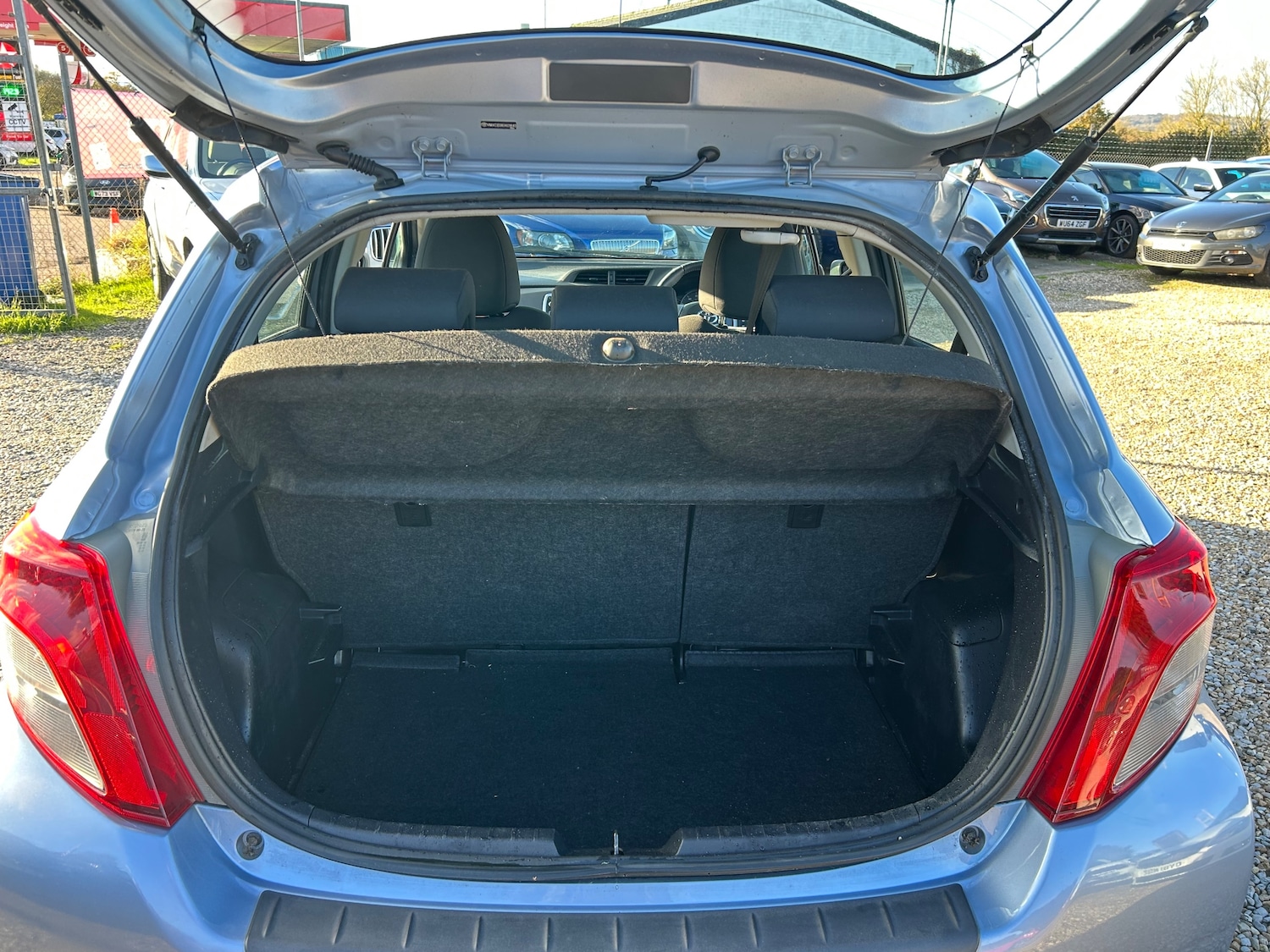 Used Toyota Yaris 2012 for sale - 76635931: Photo 12