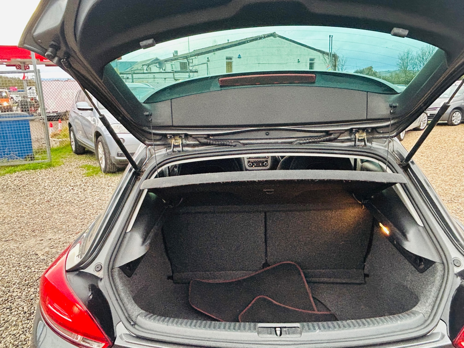 Used Volkswagen Scirocco 2011 for sale - 76731742: Photo 12