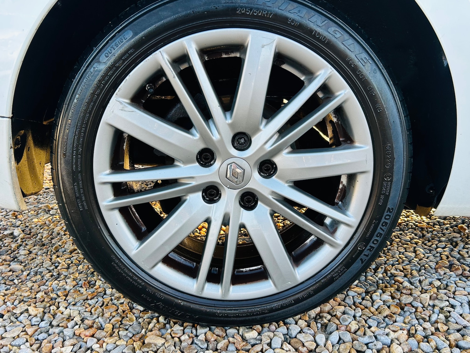 Used Renault Megane 2015 for sale - 76940164: Photo 2