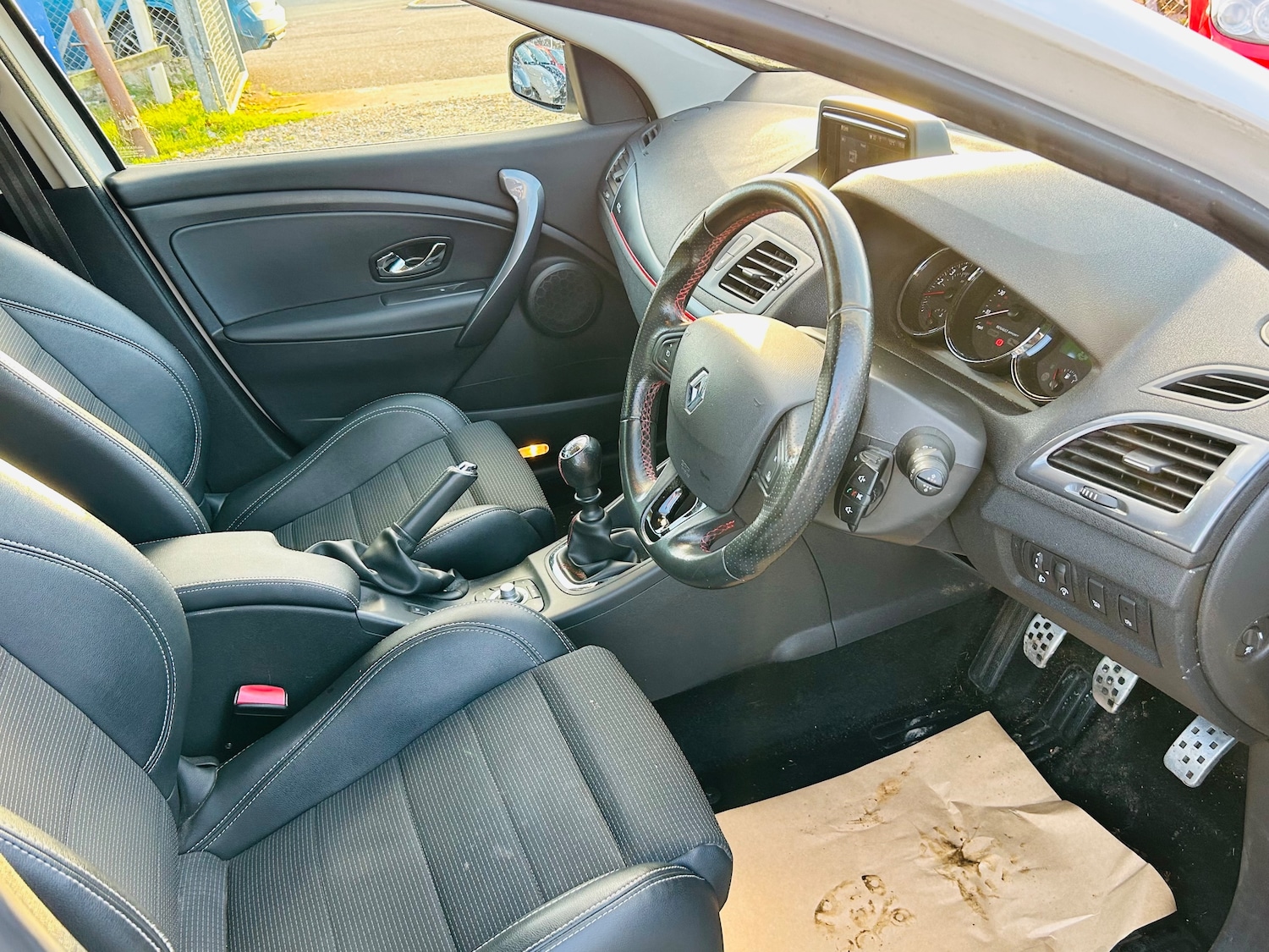 Used Renault Megane 2015 for sale - 76940164: Photo 3