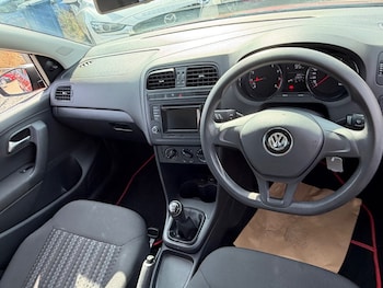 Used Volkswagen Polo 2015 for sale - 79414710: Photo