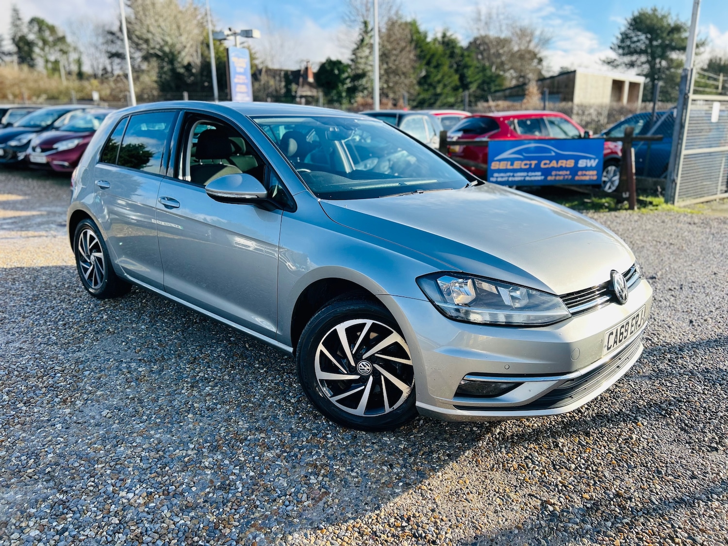 Used Volkswagen Golf 2019 for sale - 77269423: Photo 1