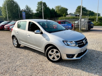 Used Dacia Sandero 2015 for sale - 79078157: Photo