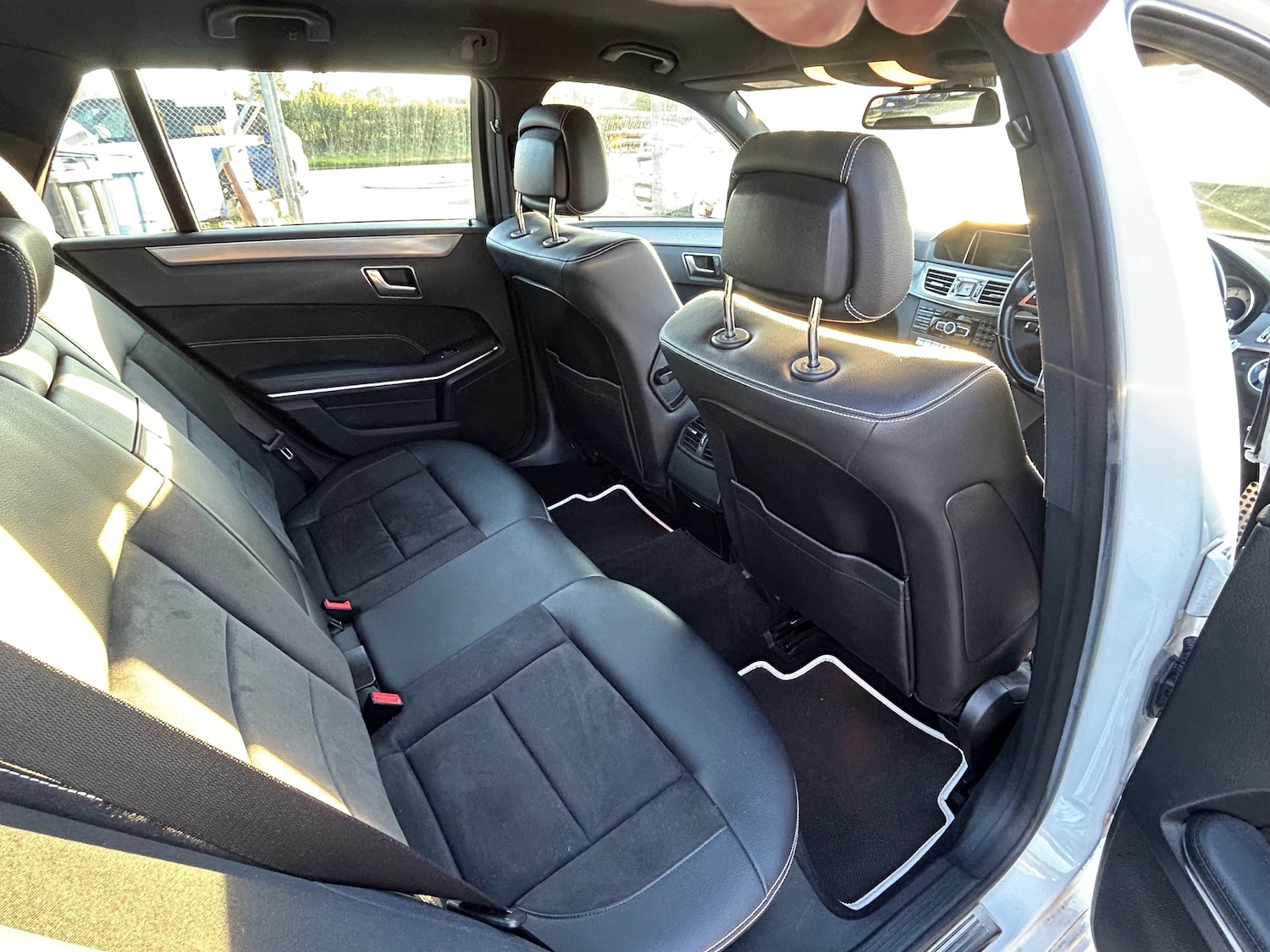 Used Mercedes-Benz E Class 2014 for sale - 76373339: Photo 11