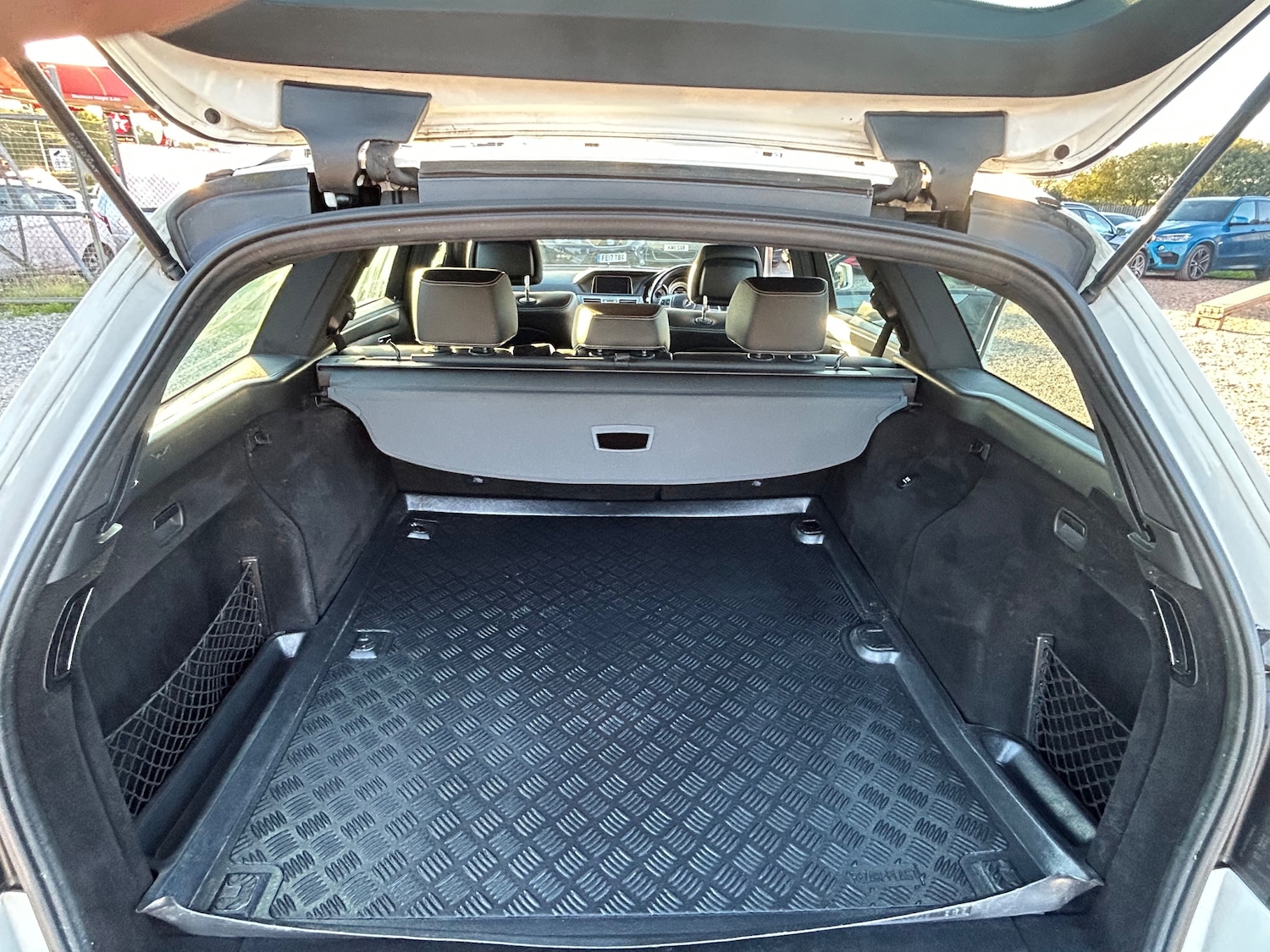 Used Mercedes-Benz E Class 2014 for sale - 76373339: Photo 12