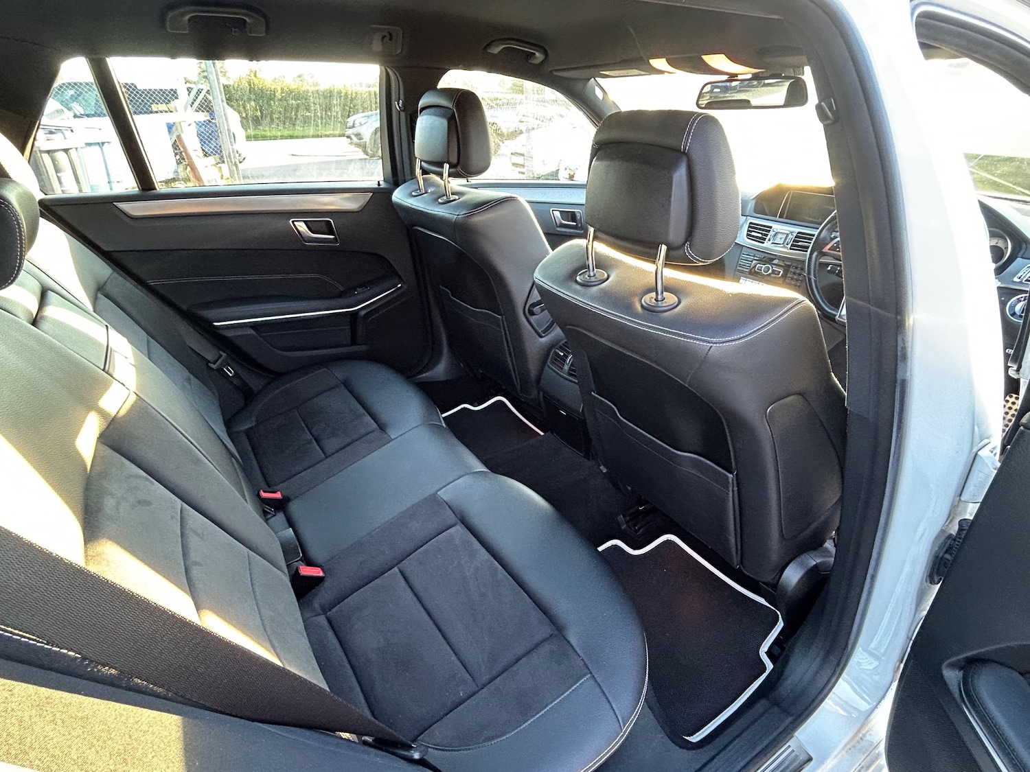 Used Mercedes-Benz E Class 2014 for sale - 76373339: Photo 13