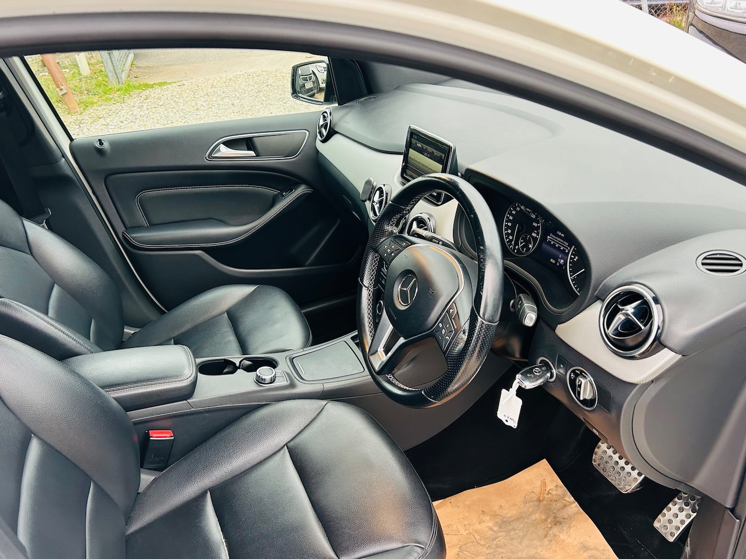 Used Mercedes-Benz B Class 2014 for sale - 76373354: Photo 2