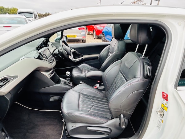 Used Peugeot 208 2014 for sale - 76298085: Photo 11