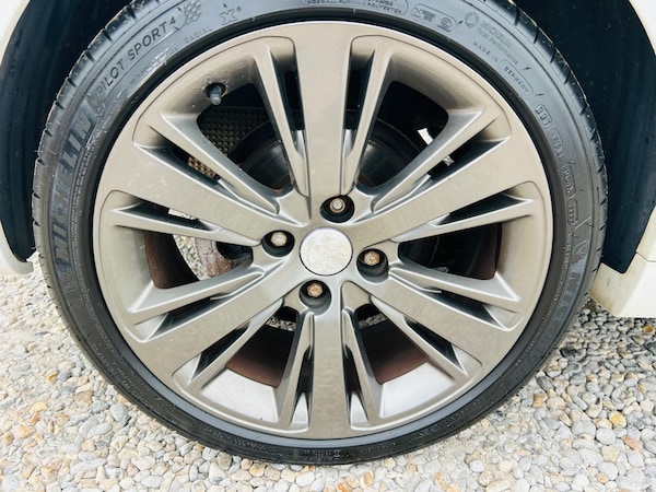 Used Peugeot 208 2014 for sale - 76298085: Photo 2