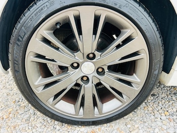 Used Peugeot 208 2014 for sale - 76298085: Photo