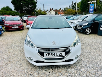 Used Peugeot 208 2014 for sale - 76298085: Photo