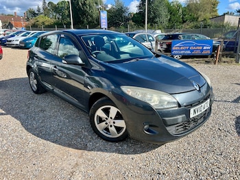 2010 (10) - 1.5 dCi Dynamique TomTom Hatchback 5dr Diesel Manual Euro 4 (106 ps)