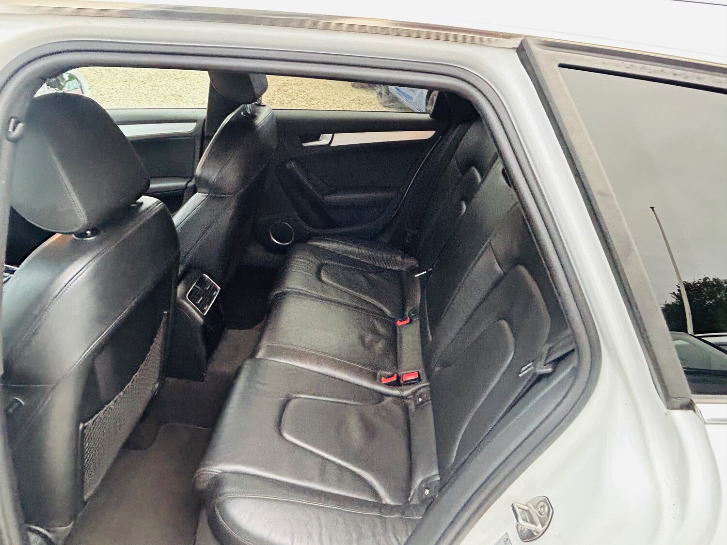 Used Audi A4 Avant 2011 for sale - 76298092: Photo 13