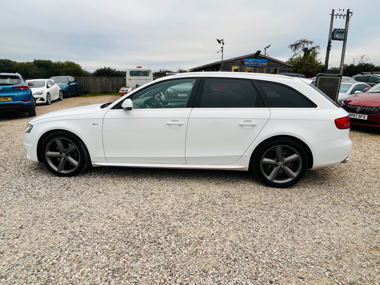 Used Audi A4 Avant 2011 for sale - 76298092: Photo 6
