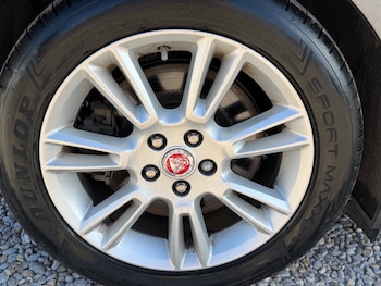 Used Jaguar XE 2015 for sale - 78754373: Photo