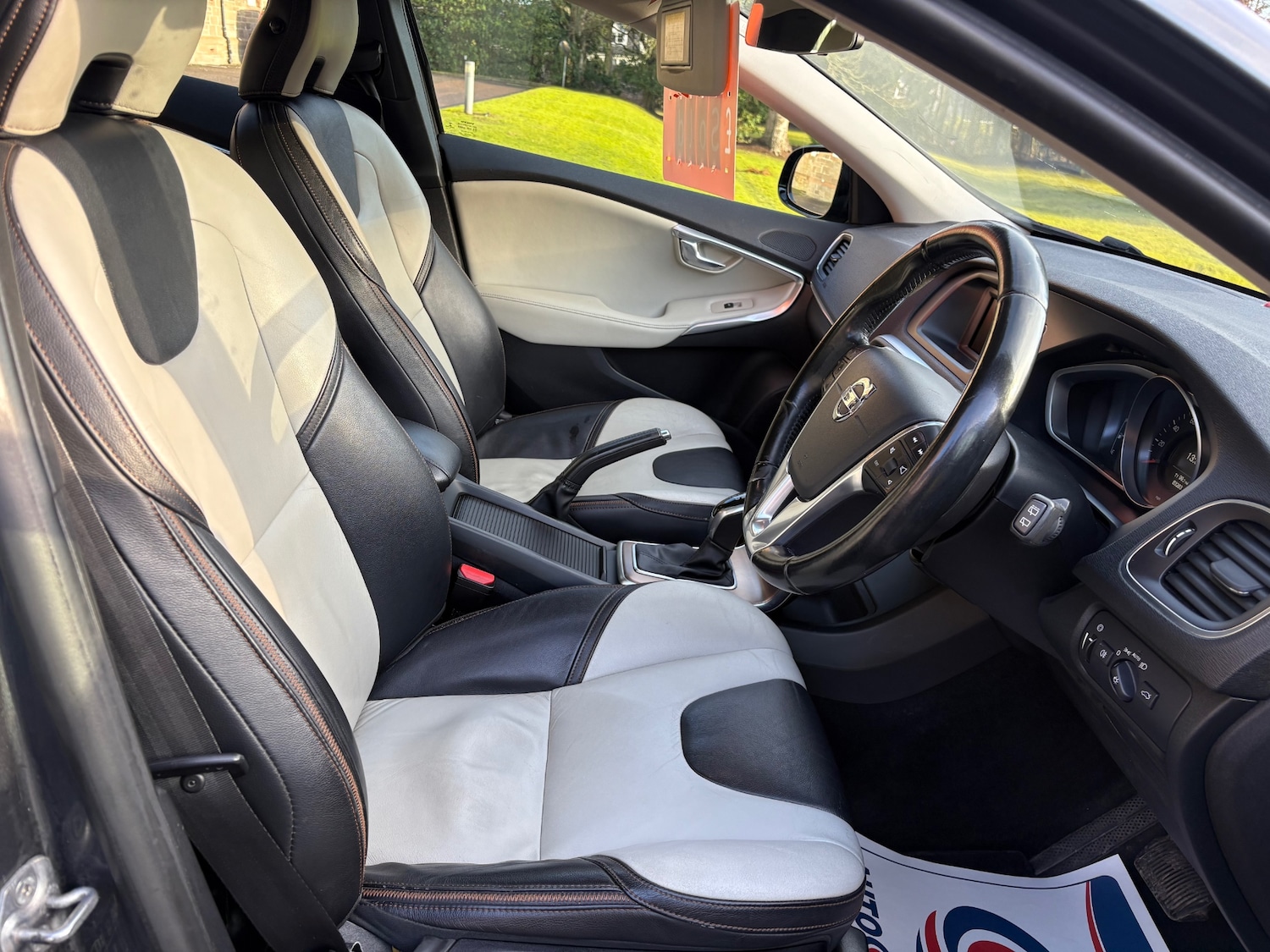 Used Volvo V40 2013 for sale - 77264174: Photo 24