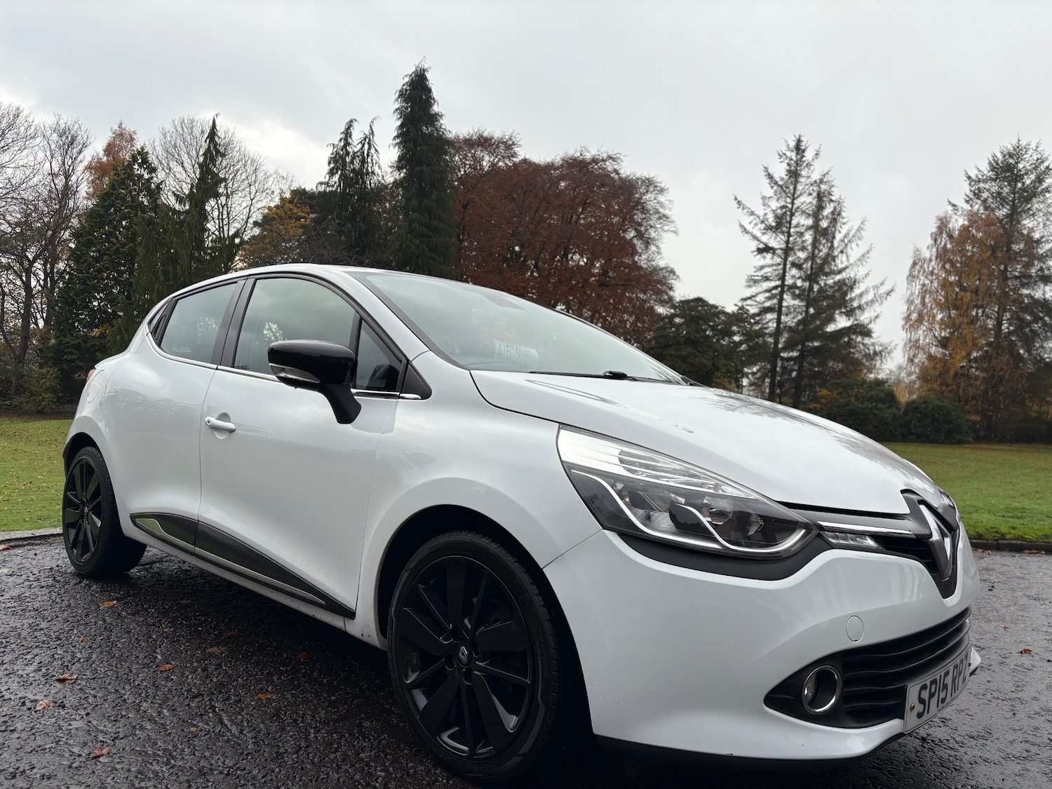 Used Renault Clio 2015 for sale - 76525876: Photo 2