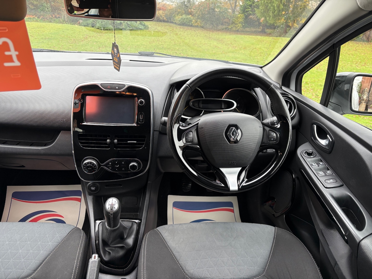 Used Renault Clio 2015 for sale - 76525876: Photo 7