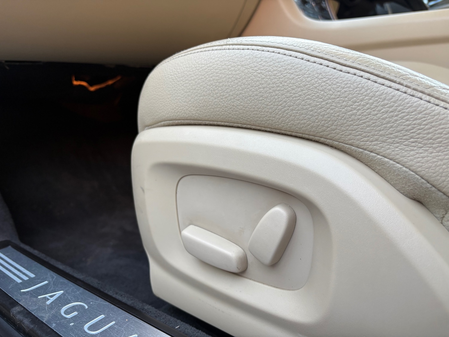 Used Jaguar XF 2011 for sale - 77261698: Photo 10