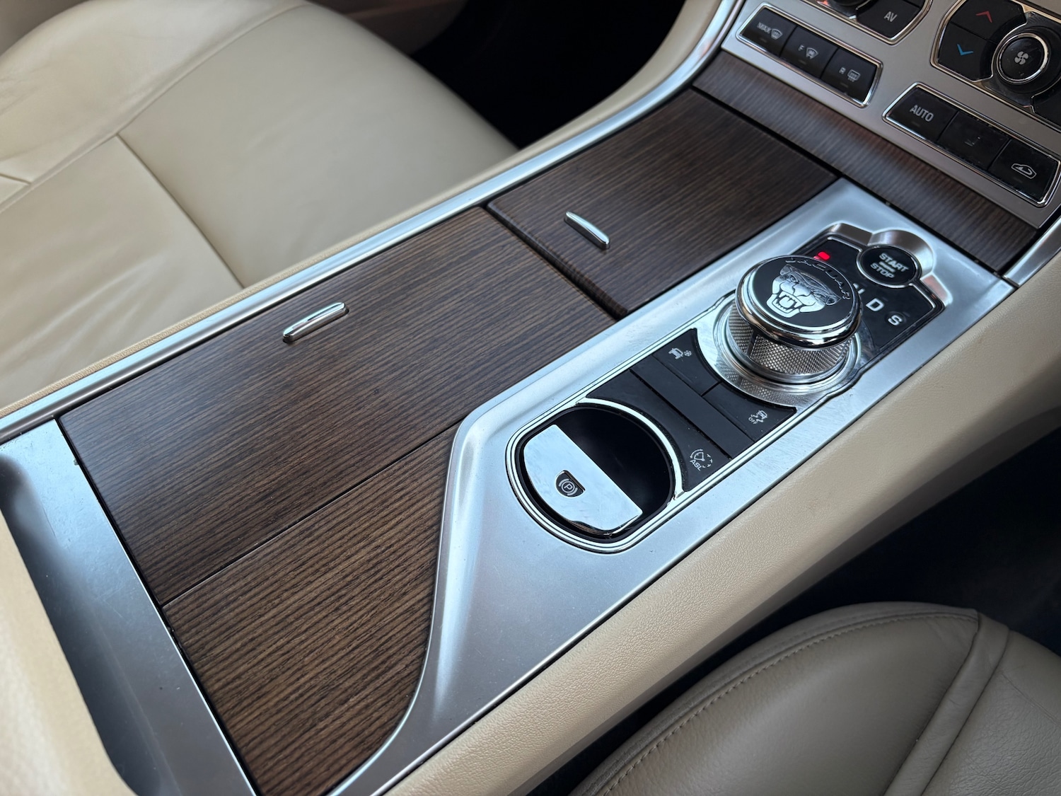 Used Jaguar XF 2011 for sale - 77261698: Photo 12