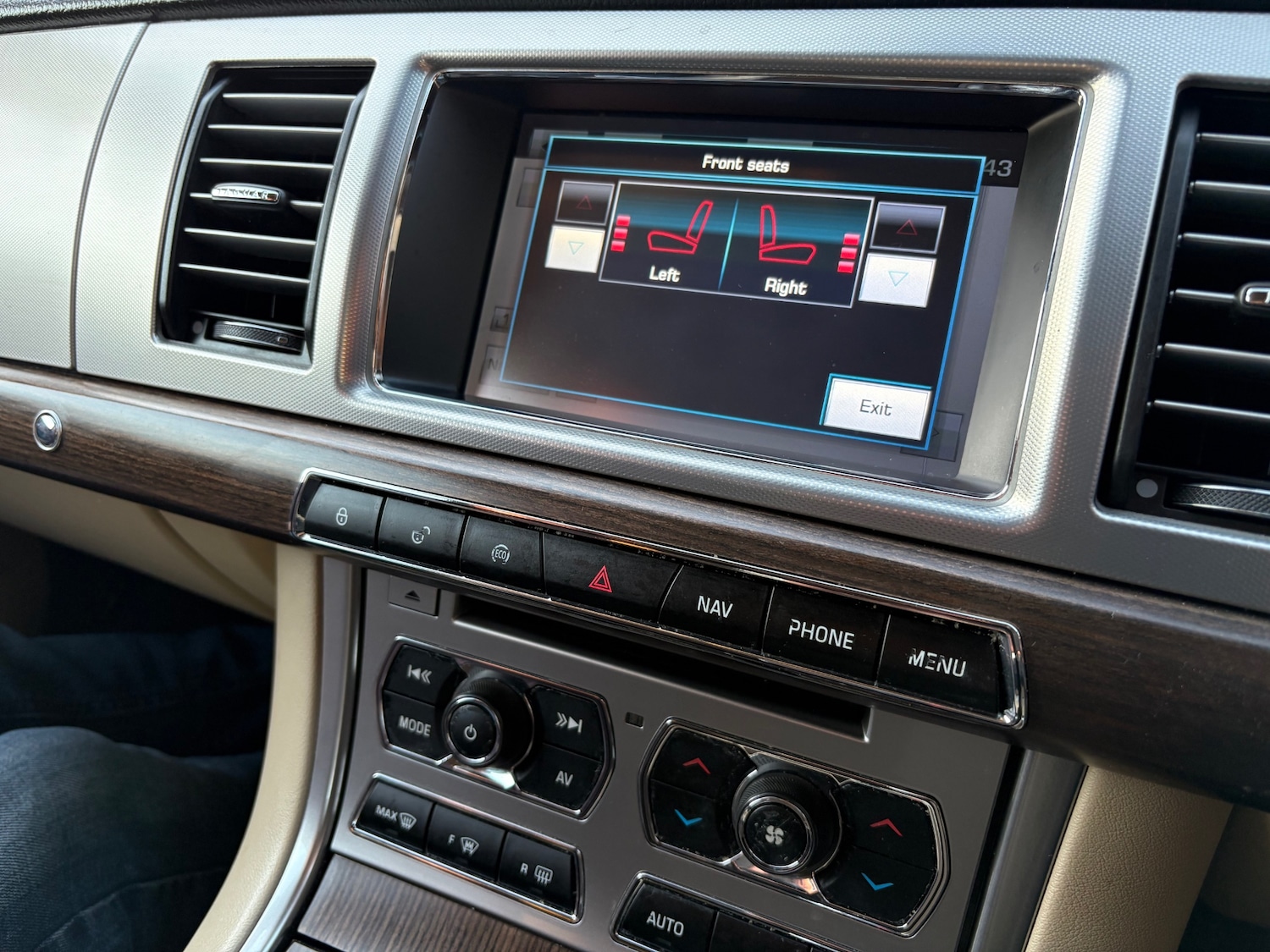 Used Jaguar XF 2011 for sale - 77261698: Photo 39