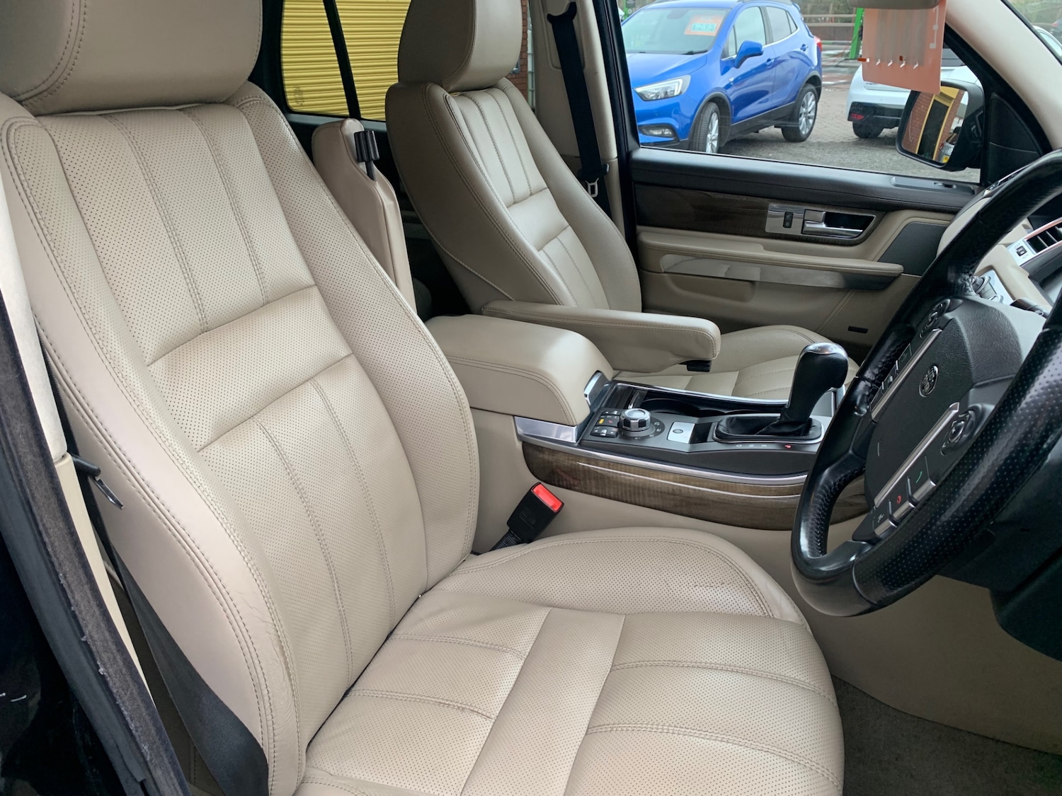 Used Land Rover Range Rover Sport 2010 for sale - 77916182: Photo 12