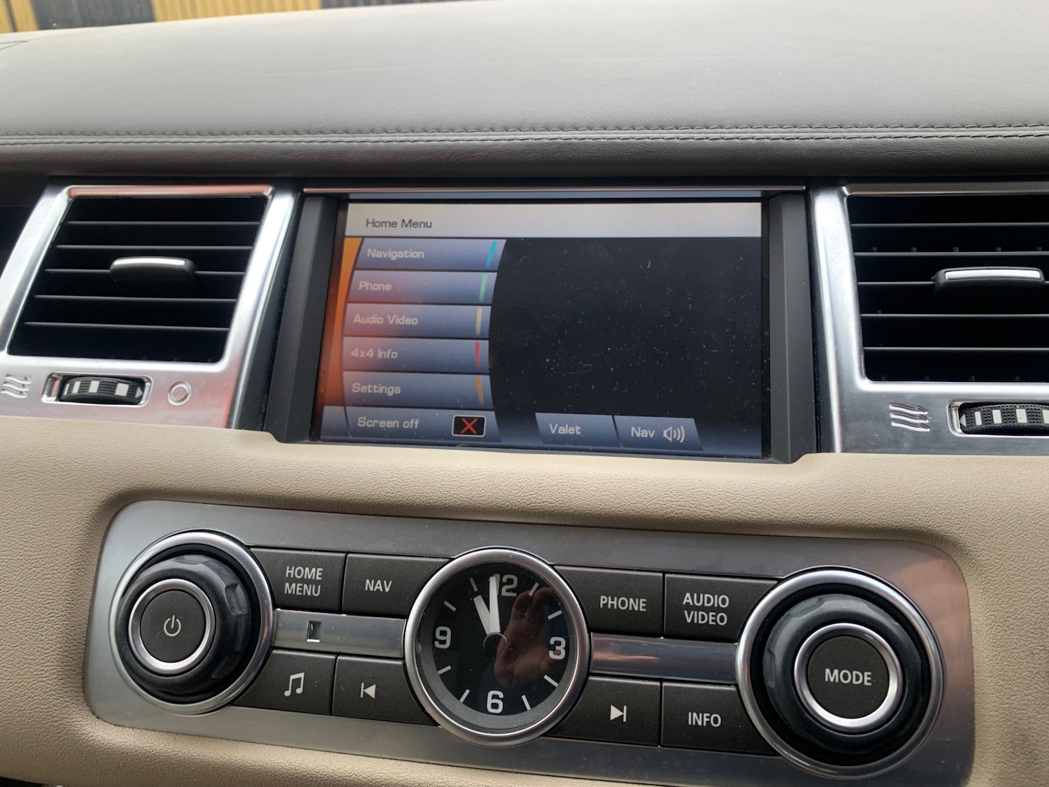 Used Land Rover Range Rover Sport 2010 for sale - 77916182: Photo 17