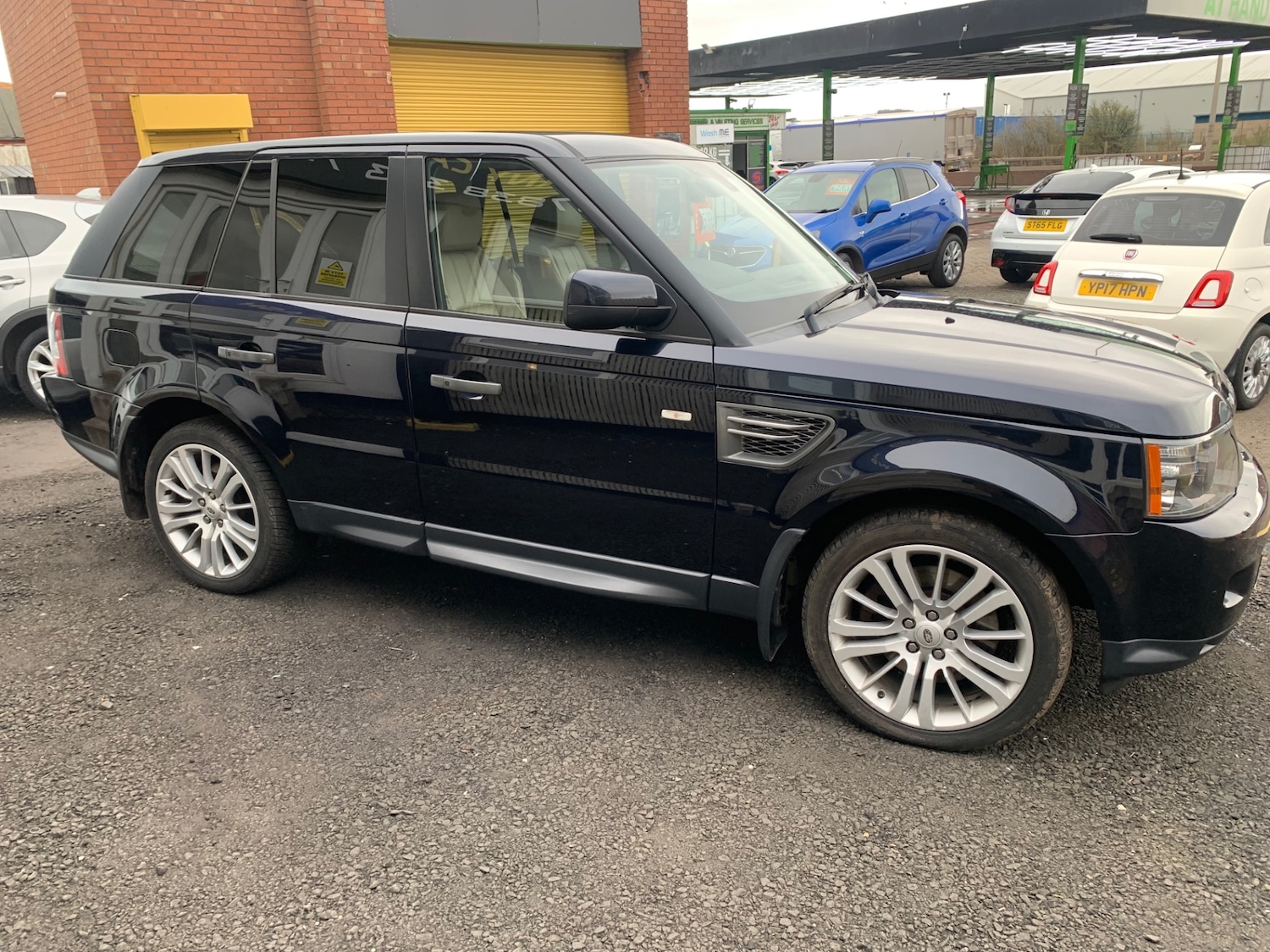 Used Land Rover Range Rover Sport 2010 for sale - 77916182: Photo 2