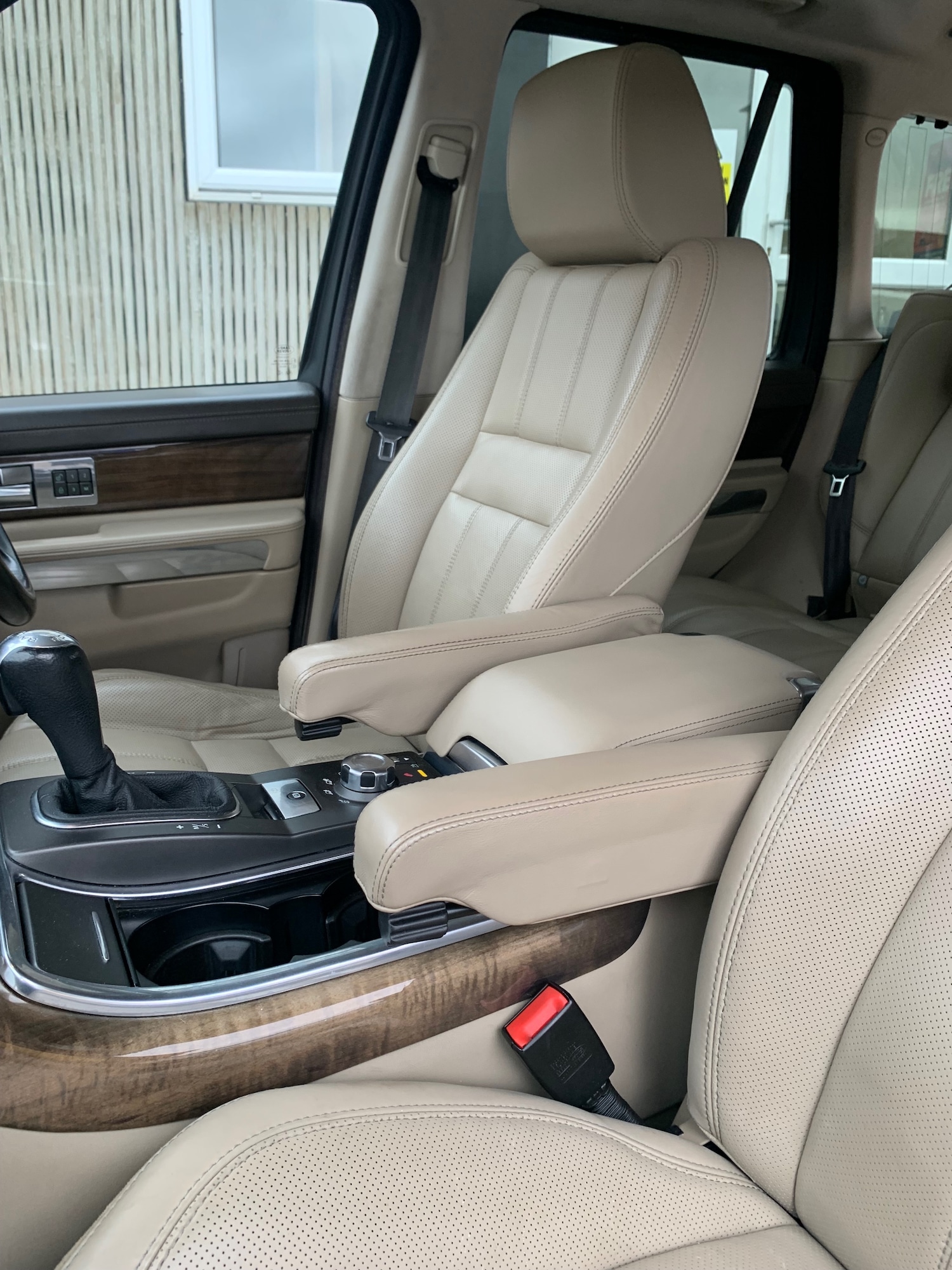 Used Land Rover Range Rover Sport 2010 for sale - 77916182: Photo 24