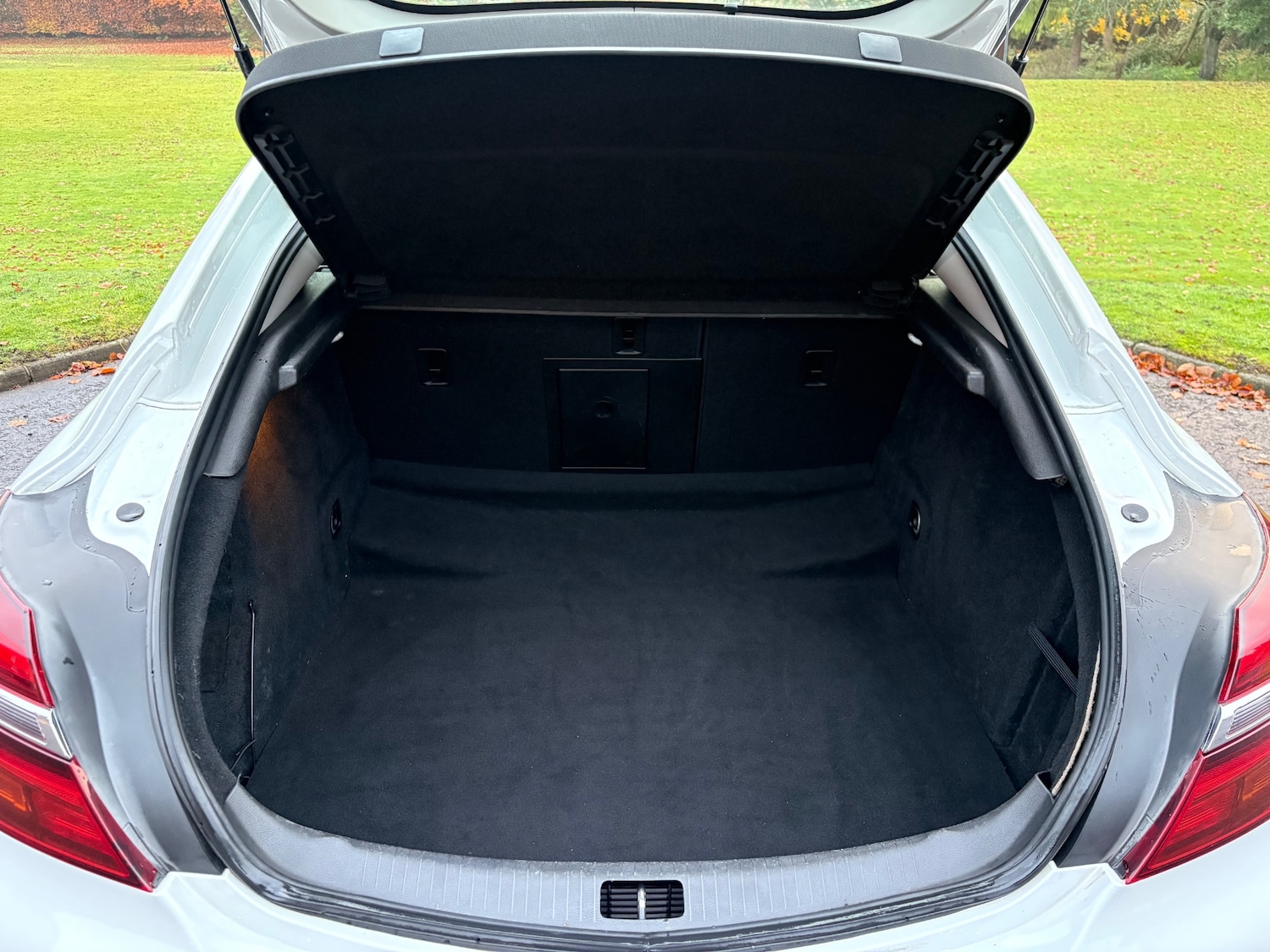 Used Vauxhall Insignia 2015 for sale - 76525930: Photo 11